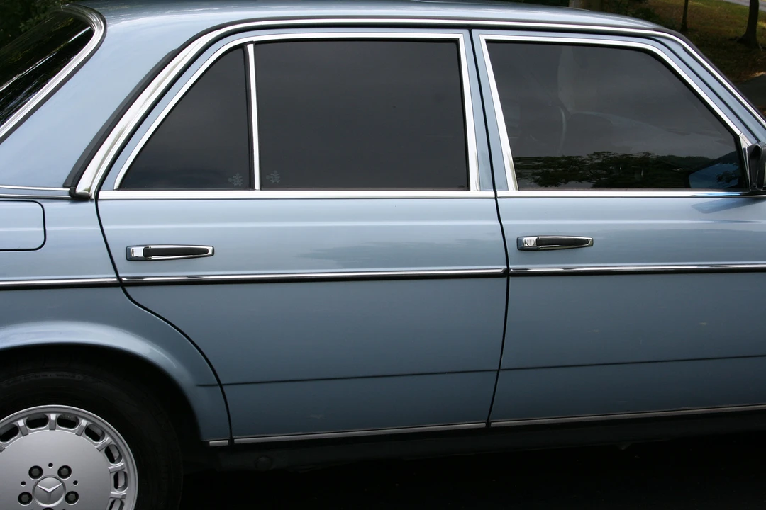 1985 Mercedes-Benz W123 Sedan - Image 24 of 31
