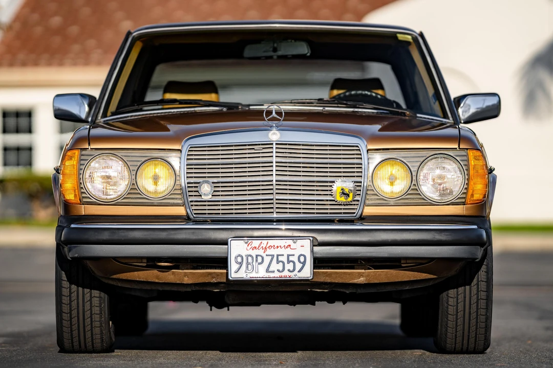 1985 Mercedes-Benz W124 E-Class - Image 2 of 31