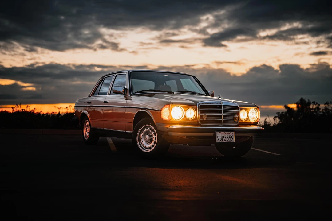 1985 Mercedes-Benz W124 E-Class - Image 12 of 31