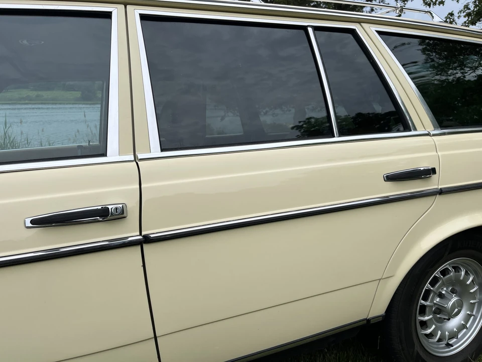 1985 Mercedes-Benz W123 Wagon (S123) - Image 18 of 31