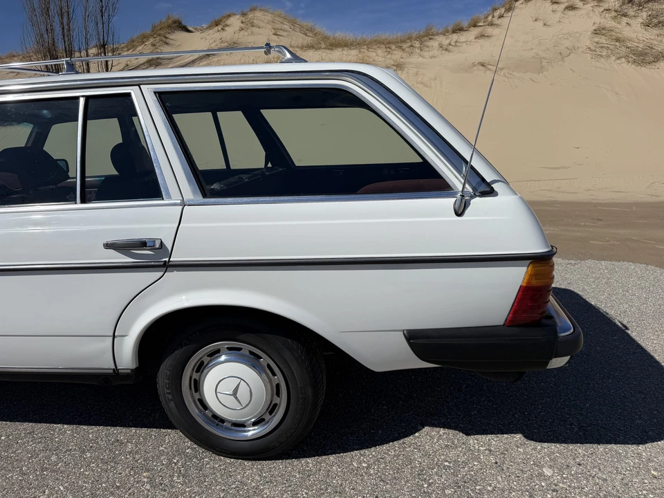 1985 Mercedes-Benz W123 Wagon (S123) - Image 30 of 31