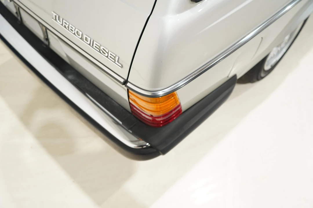 1985 Mercedes-Benz W123 Wagon (S123) - Image 29 of 31