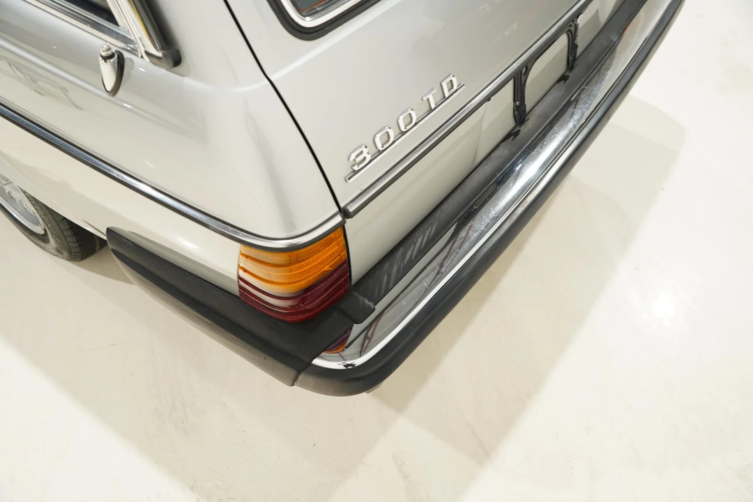 1985 Mercedes-Benz W123 Wagon (S123) - Image 28 of 31