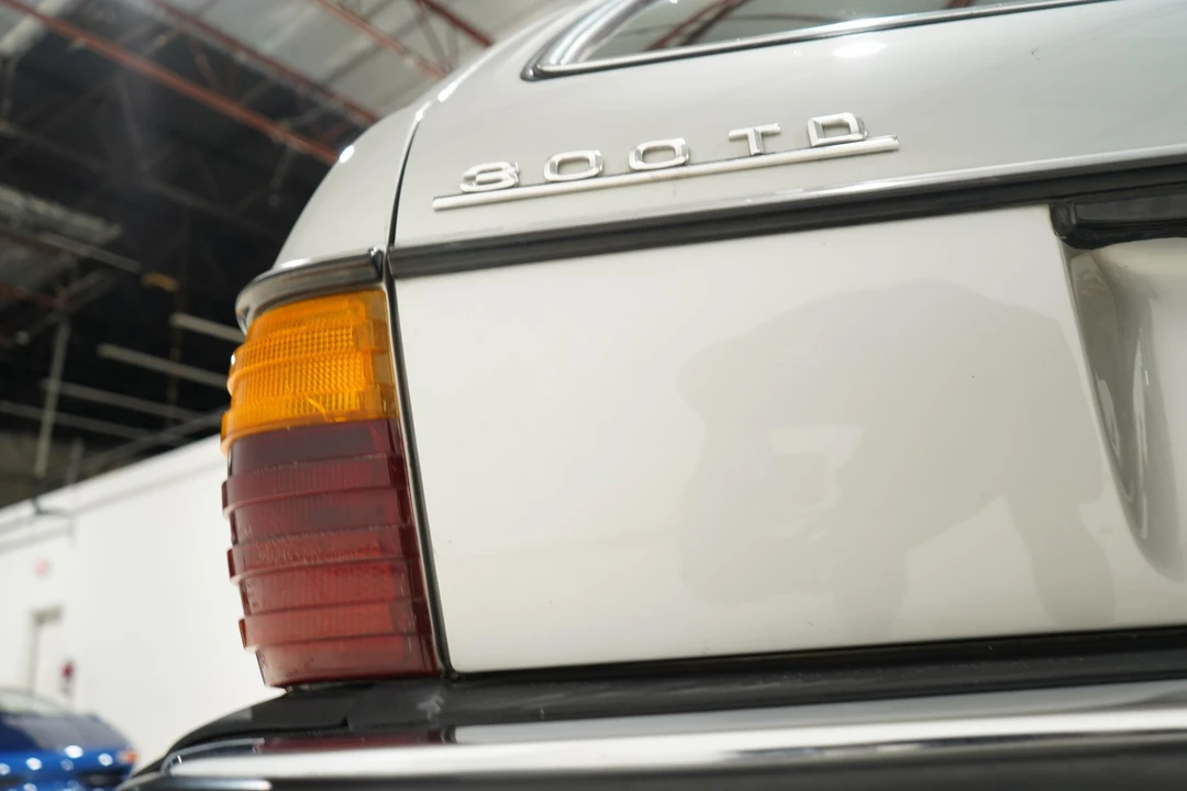1985 Mercedes-Benz W123 Wagon (S123) - Image 30 of 31