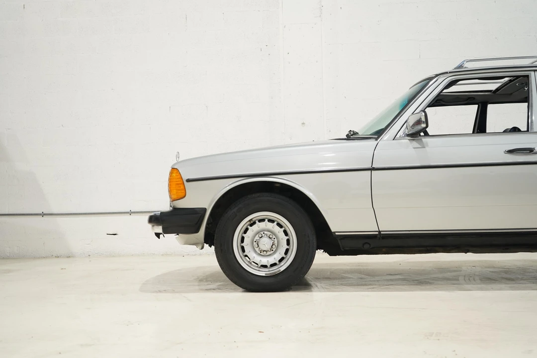 1985 Mercedes-Benz W123 Wagon (S123) - Image 10 of 31