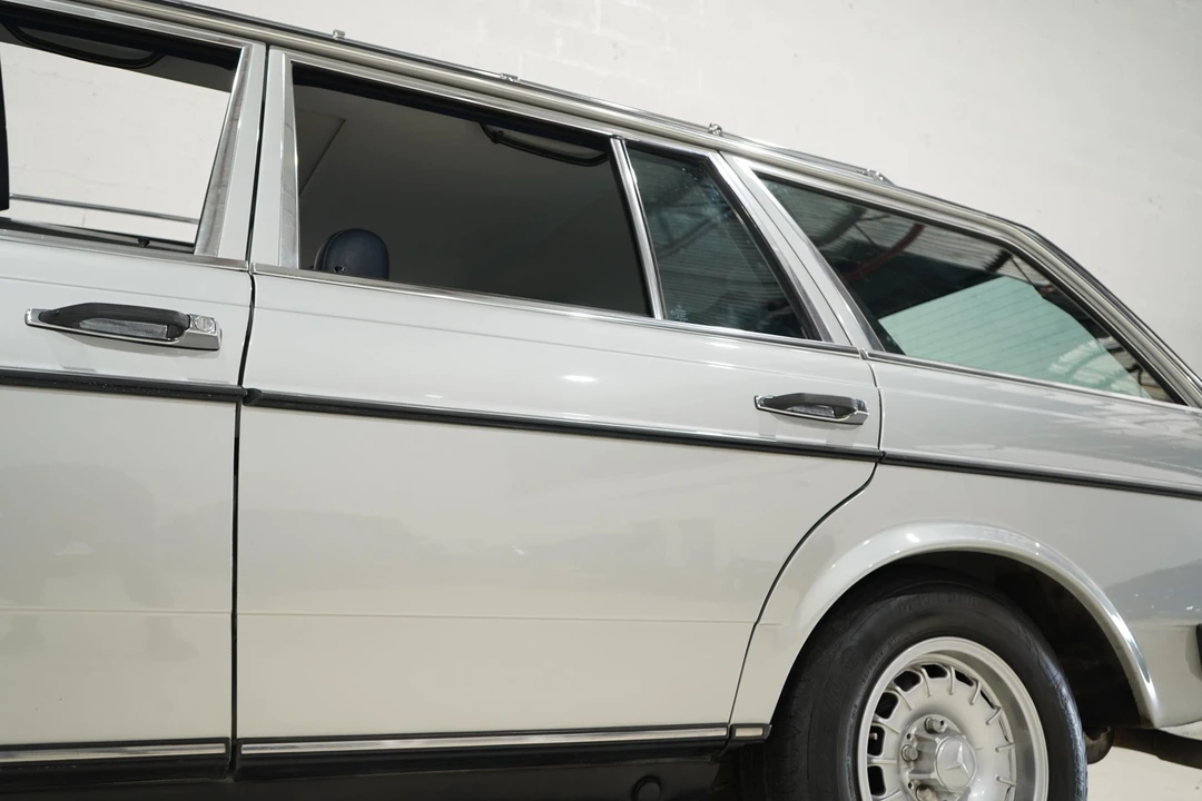 1985 Mercedes-Benz W123 Wagon (S123) - Image 13 of 31