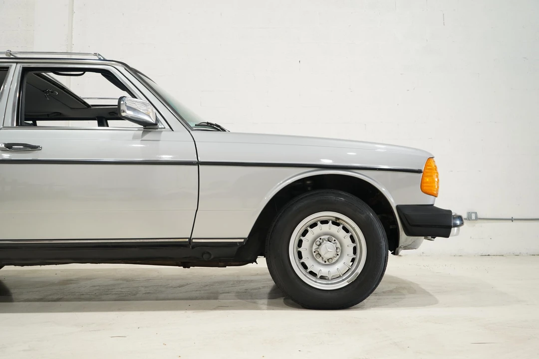 1985 Mercedes-Benz W123 Wagon (S123) - Image 15 of 31