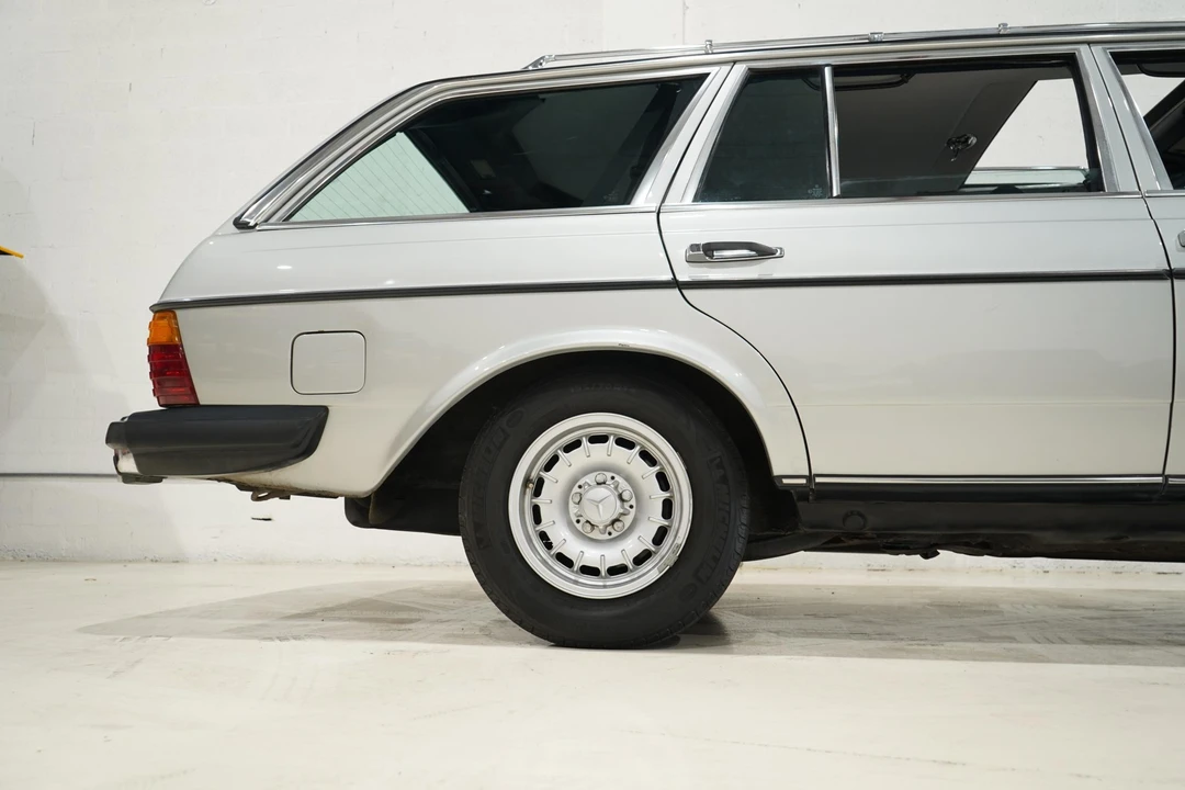 1985 Mercedes-Benz W123 Wagon (S123) - Image 16 of 31