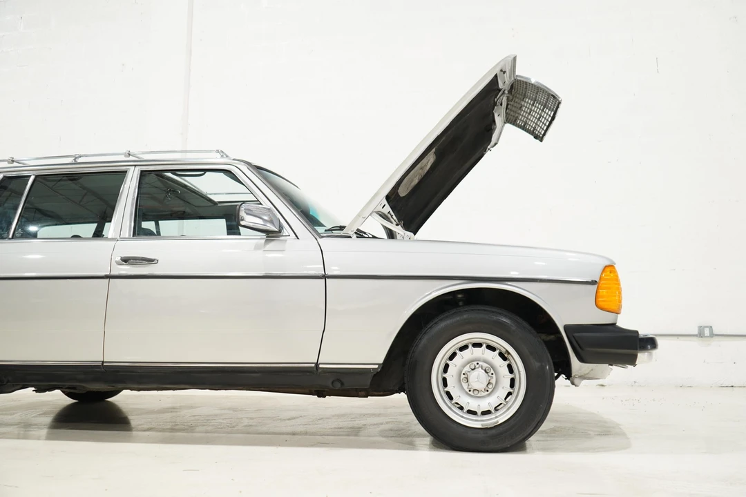 1985 Mercedes-Benz W123 Wagon (S123) - Image 18 of 31