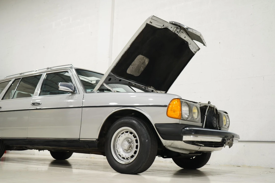 1985 Mercedes-Benz W123 Wagon (S123) - Image 19 of 31