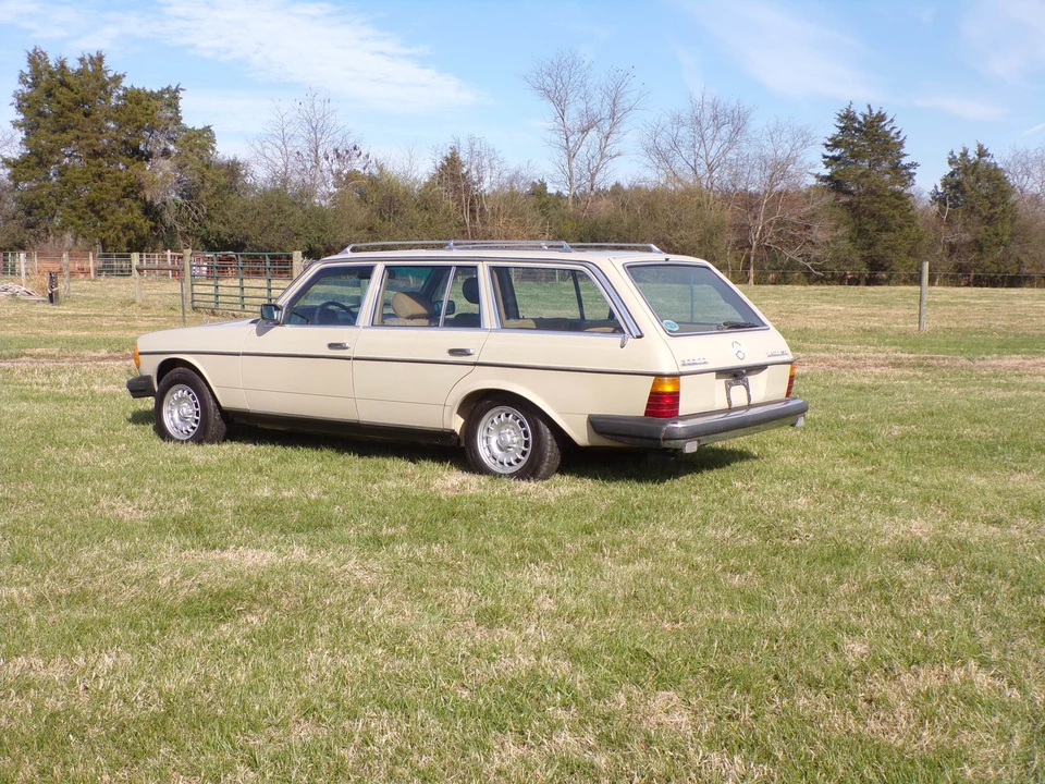 1985 Mercedes-Benz W123 Wagon (S123) - Image 9 of 31
