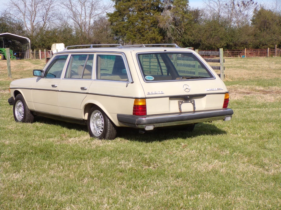 1985 Mercedes-Benz W123 Wagon (S123) - Image 8 of 31