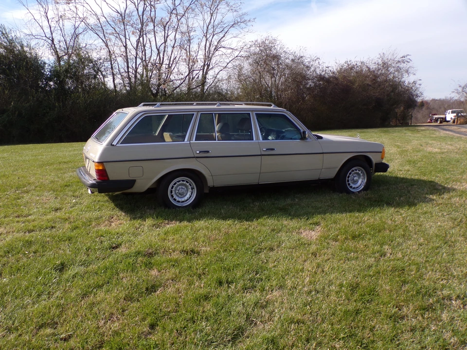 1985 Mercedes-Benz W123 Wagon (S123) - Image 16 of 31