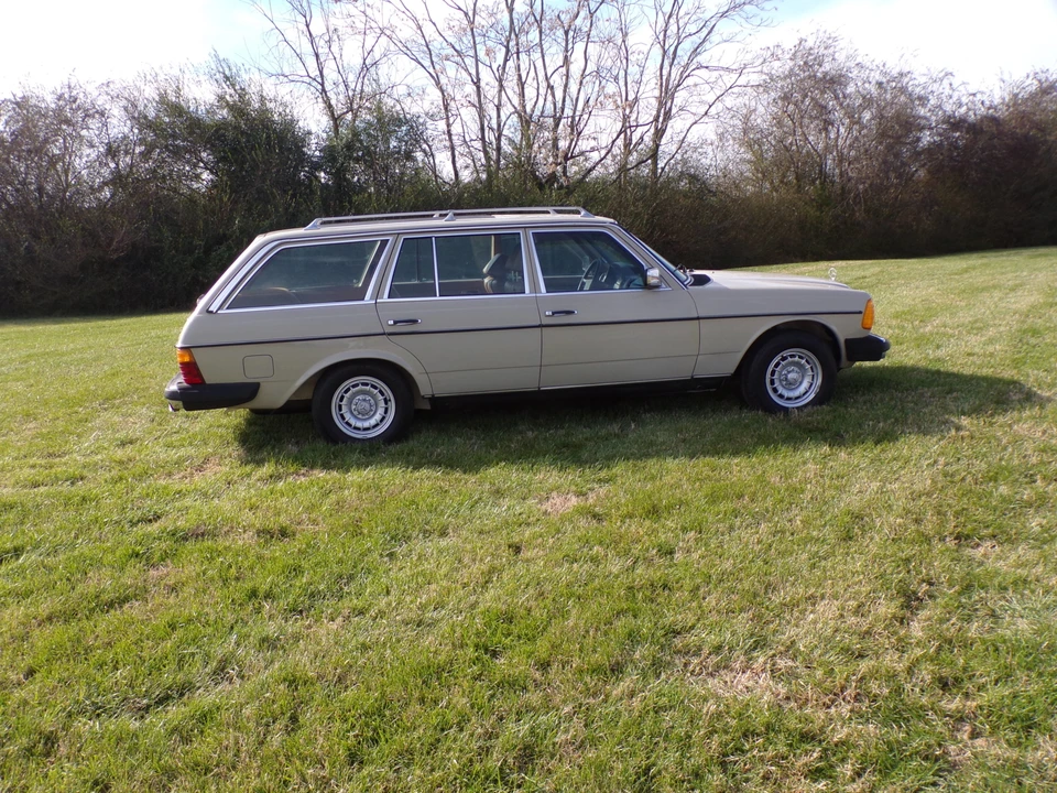 1985 Mercedes-Benz W123 Wagon (S123) - Image 17 of 31
