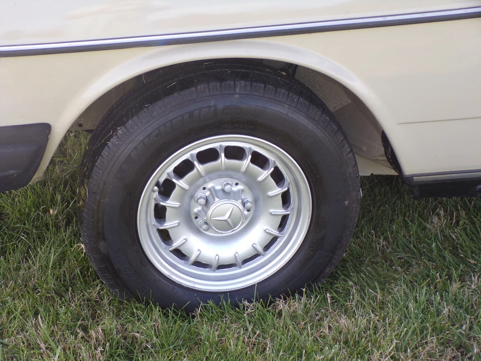 1985 Mercedes-Benz W123 Wagon (S123) - Image 30 of 31