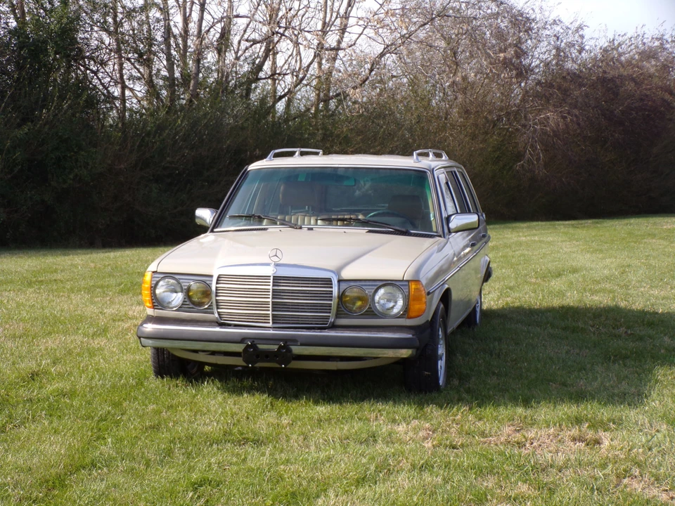 1985 Mercedes-Benz W123 Wagon (S123) - Image 2 of 31