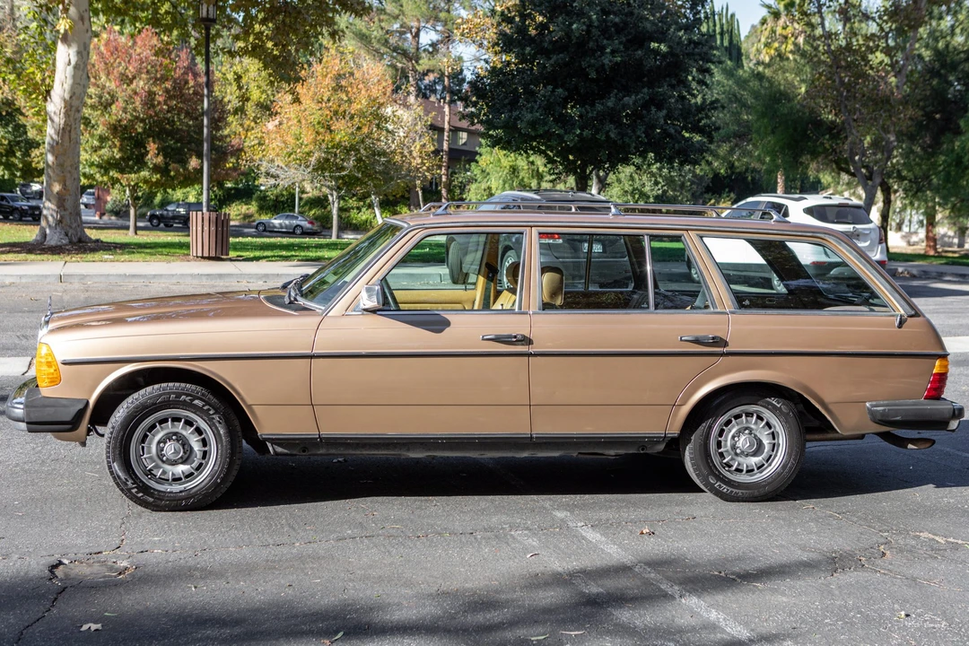 1985 Mercedes-Benz W123 Wagon (S123) - Image 9 of 31