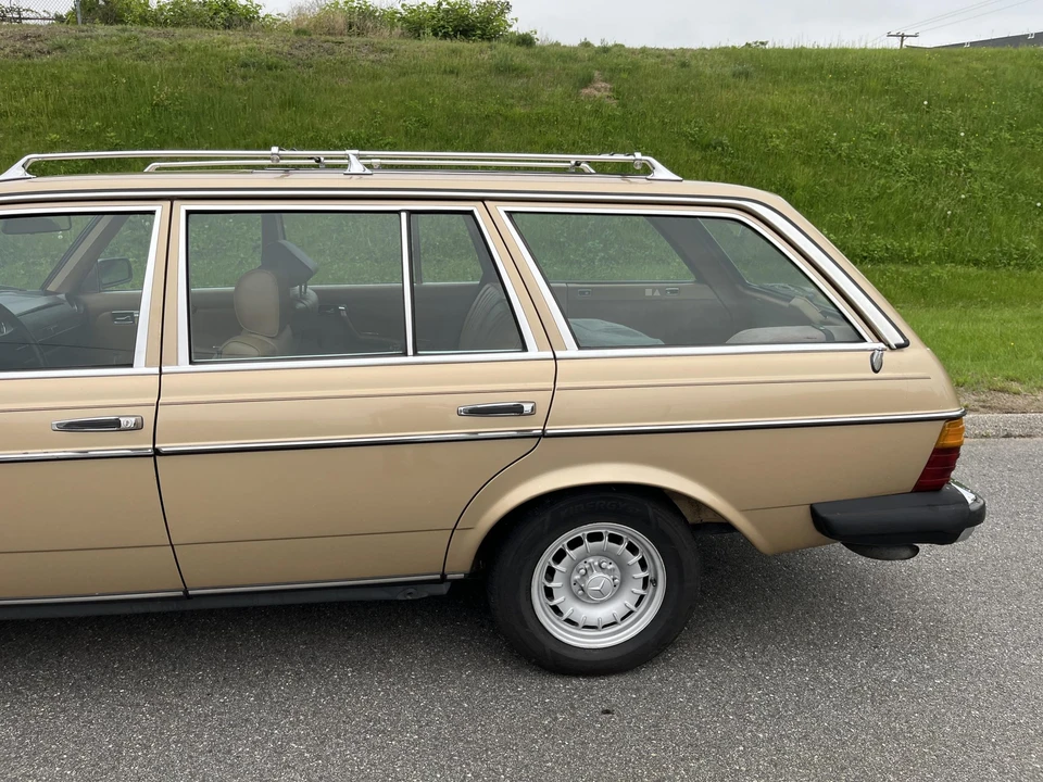 1985 Mercedes-Benz W123 Wagon (S123) - Image 13 of 31
