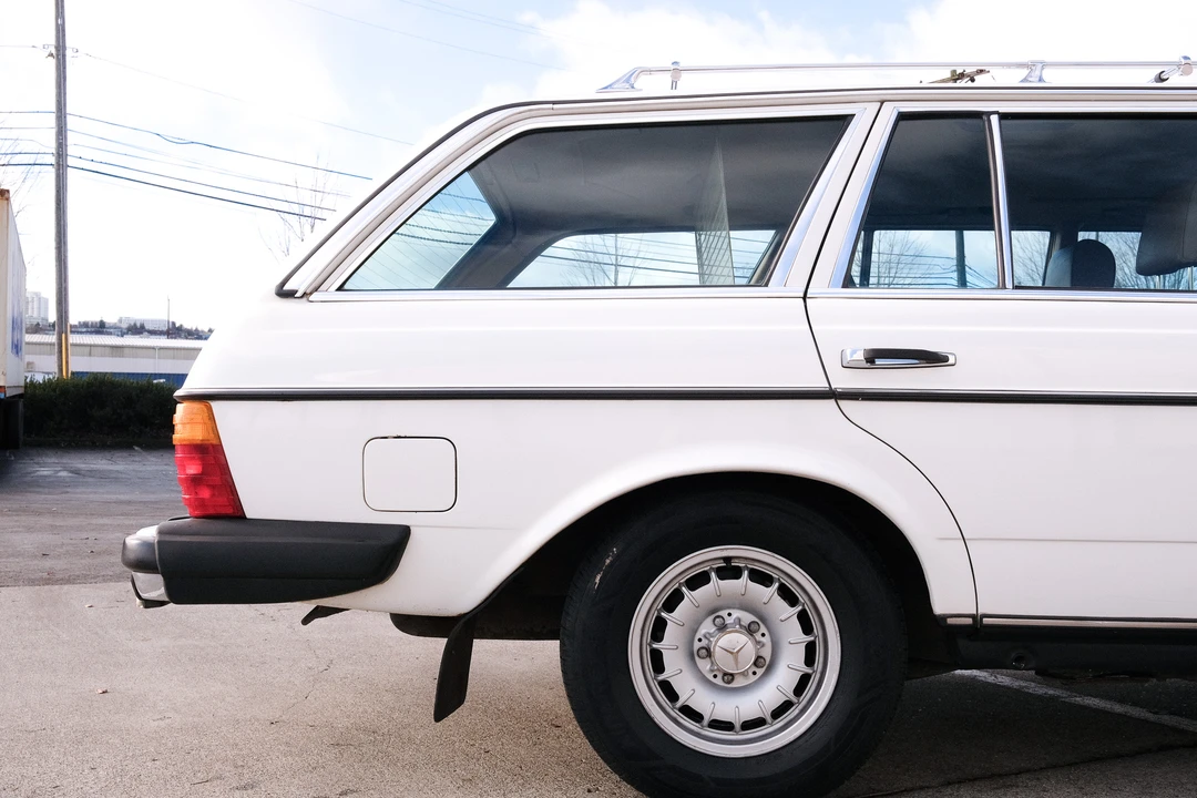 1985 Mercedes-Benz W123 Wagon (S123) - Image 30 of 31