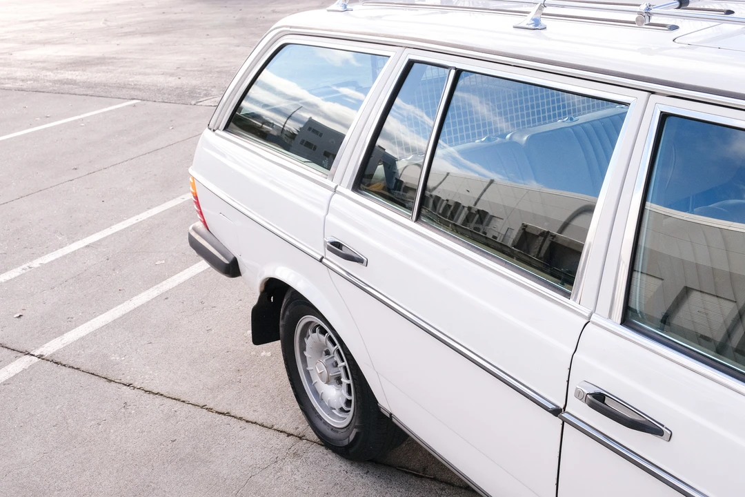 1985 Mercedes-Benz W123 Wagon (S123) - Image 28 of 31