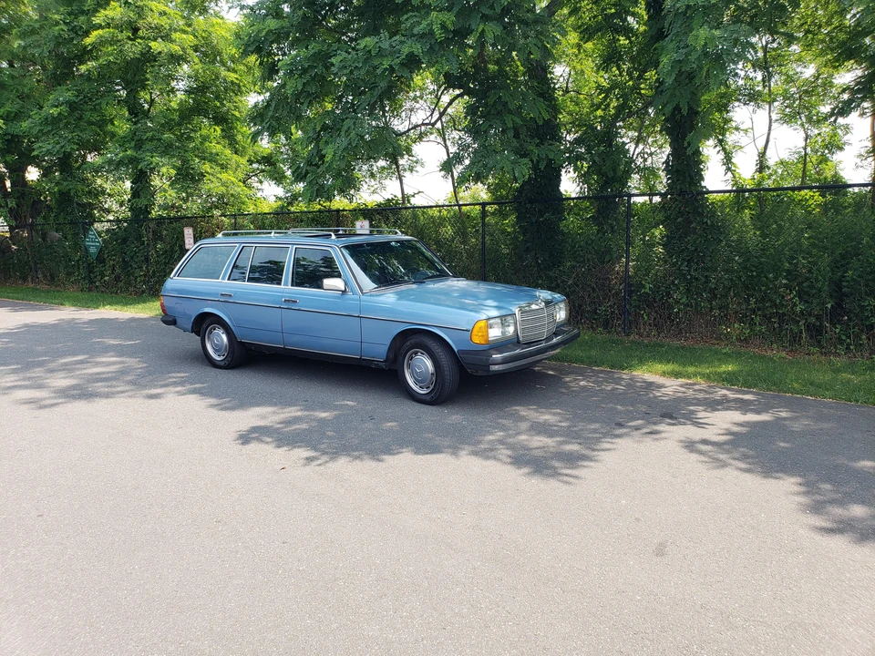 1985 Mercedes-Benz W124 E-Class - Image 25 of 31
