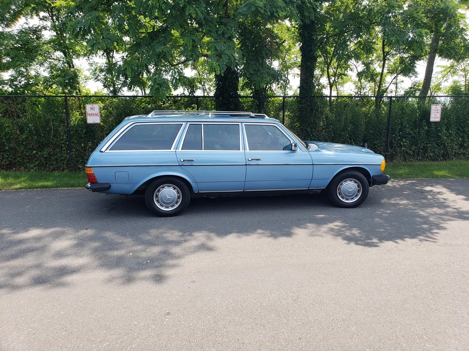 1985 Mercedes-Benz W124 E-Class - Image 23 of 31