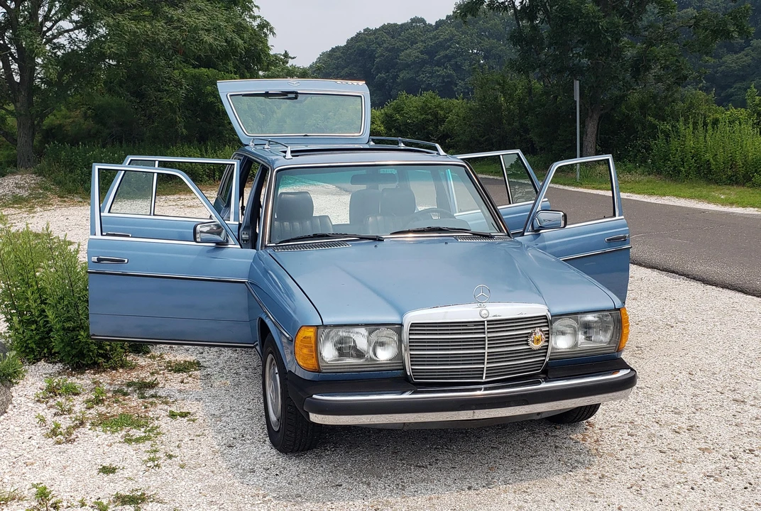 1985 Mercedes-Benz W124 E-Class - Image 30 of 31