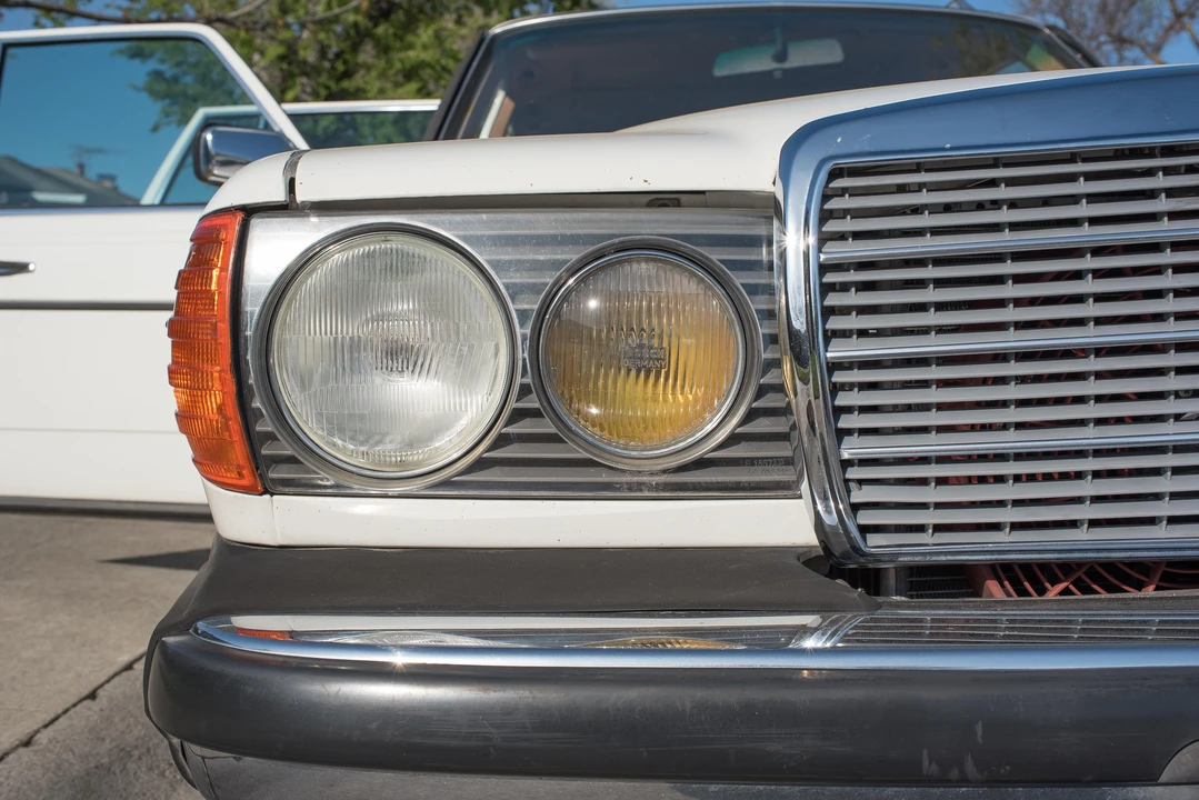 1985 Mercedes-Benz W124 E-Class - Image 12 of 31