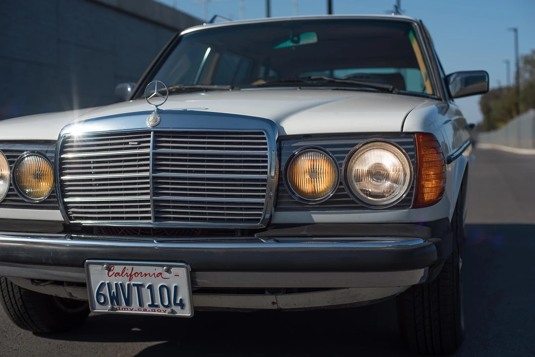 1985 Mercedes-Benz W124 E-Class - Image 15 of 31
