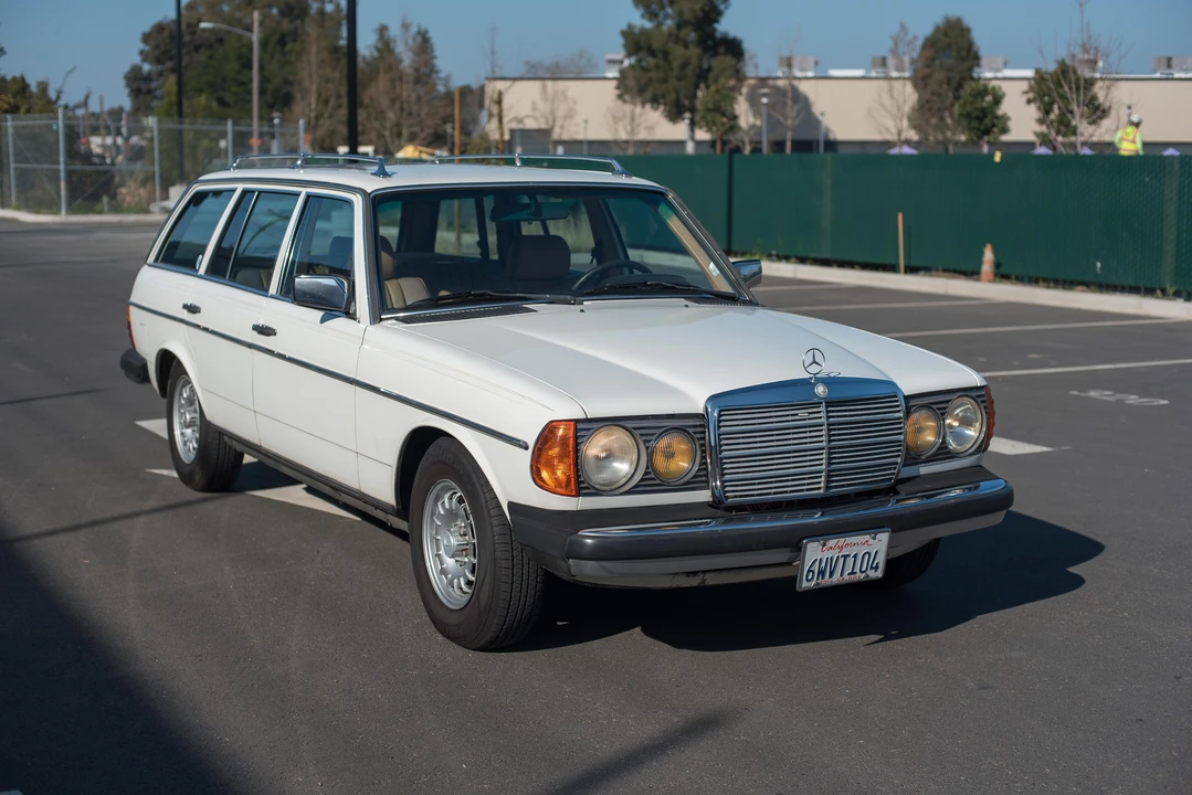 1985 Mercedes-Benz W124 E-Class - Image 10 of 31