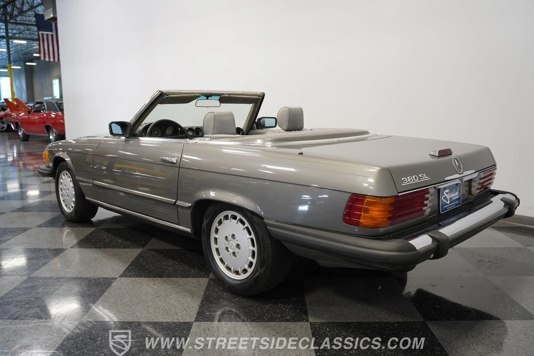 1985 Mercedes-Benz R107 SL-Class - Image 9 of 21