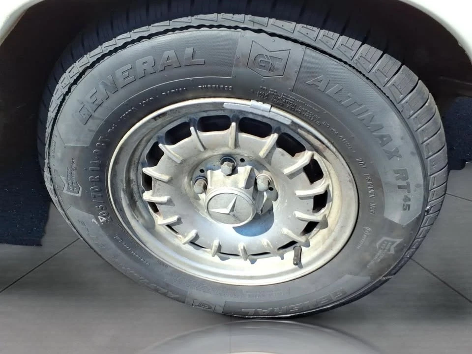 1985 Mercedes-Benz W124 E-Class - Image 6 of 18
