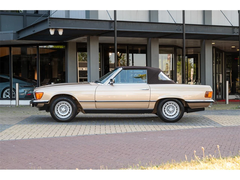 1985 Mercedes-Benz W124 E-Class - Image 2 of 11