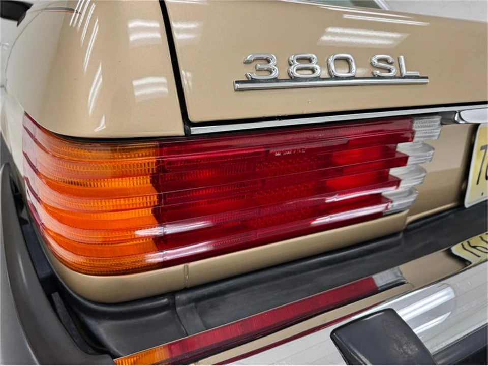 1985 Mercedes-Benz W124 E-Class - Image 27 of 31