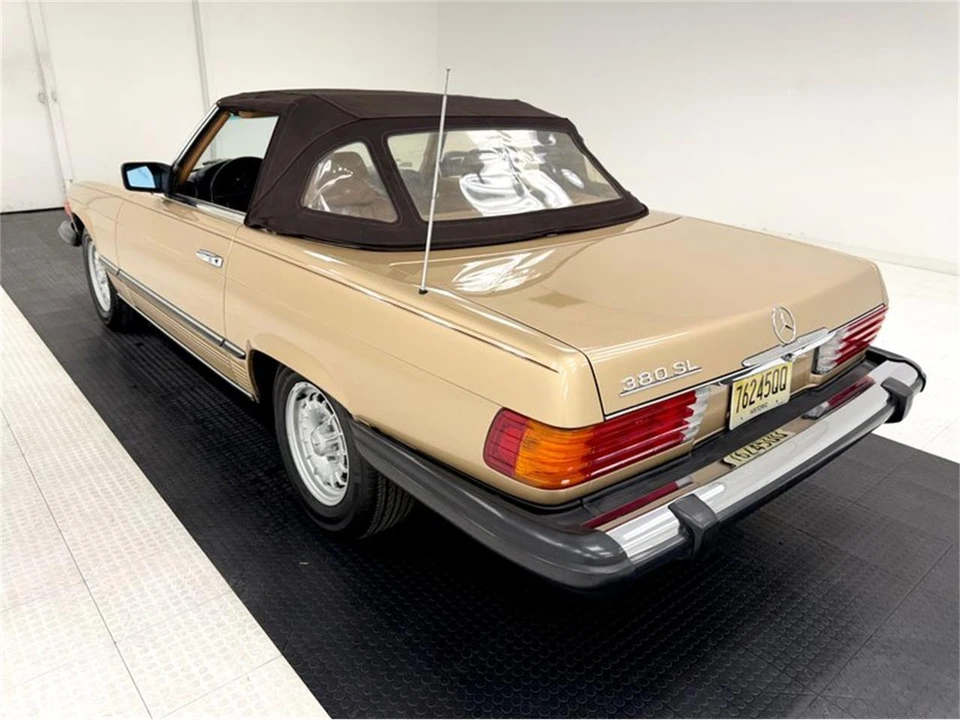 1985 Mercedes-Benz W124 E-Class - Image 8 of 31