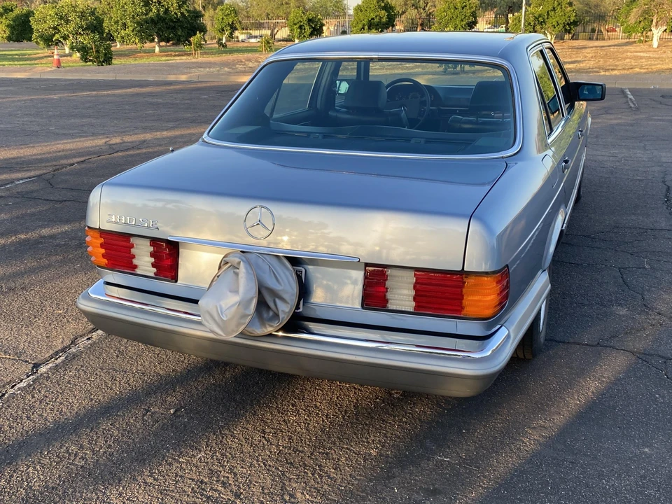 1985 Mercedes-Benz W126 S-Class Sedan - Image 23 of 31