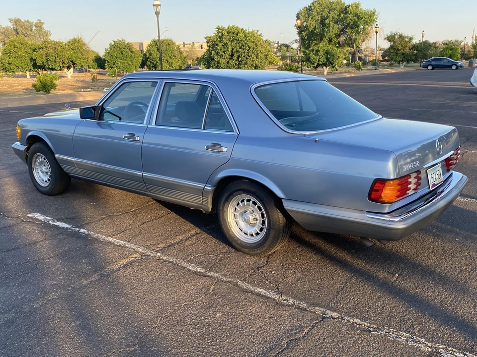 1985 Mercedes-Benz W126 S-Class Sedan - Image 30 of 31