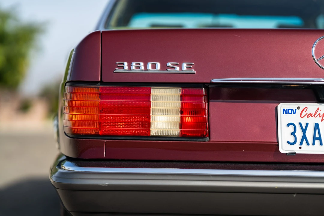 1985 Mercedes-Benz W126 S-Class Sedan - Image 16 of 31