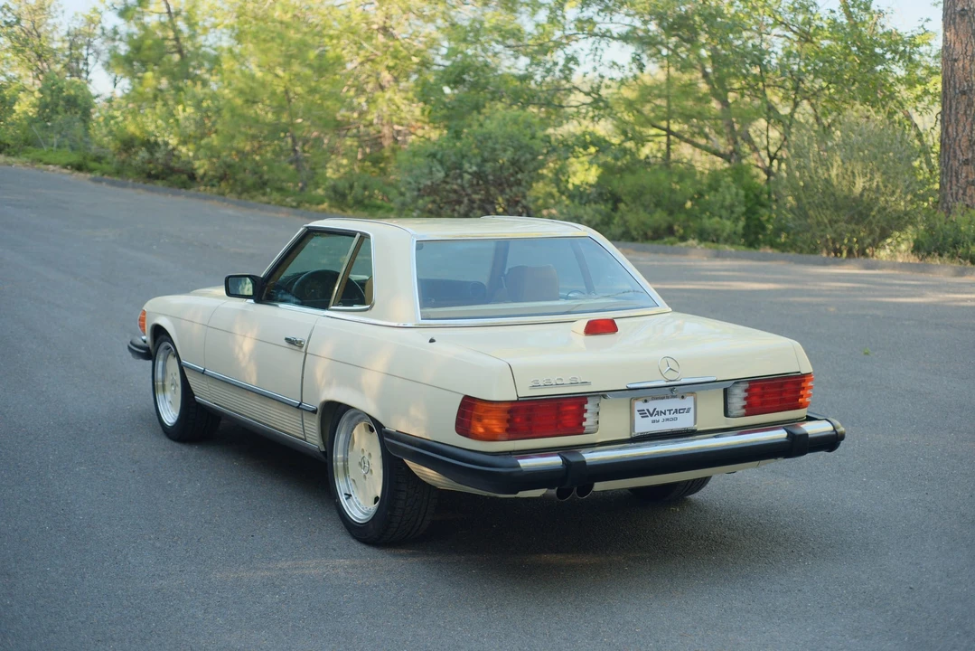 1985 Mercedes-Benz R107 SL-Class - Image 11 of 31