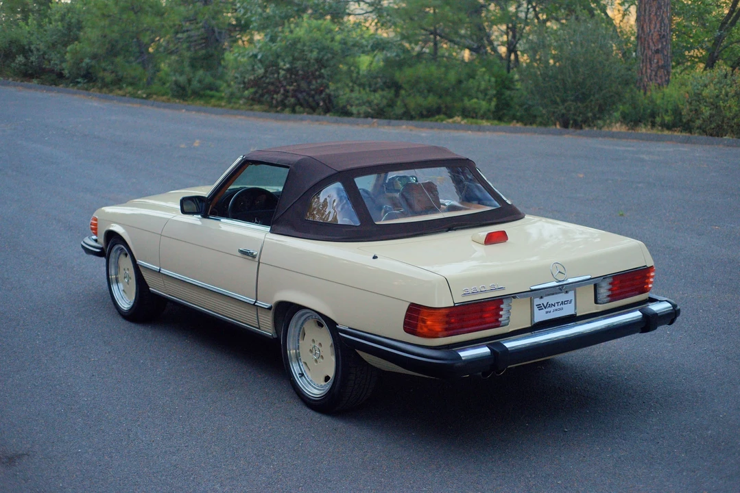 1985 Mercedes-Benz R107 SL-Class - Image 10 of 31