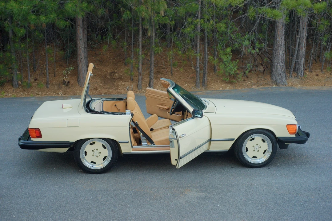 1985 Mercedes-Benz R107 SL-Class - Image 20 of 31