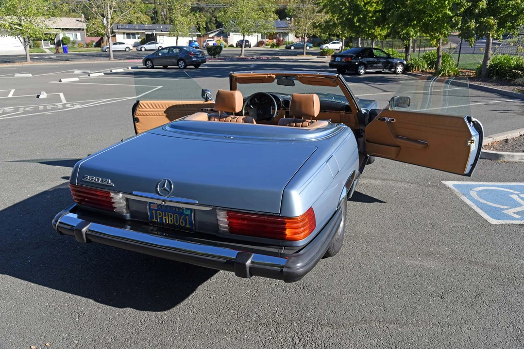 1985 Mercedes-Benz R107 SL-Class - Image 28 of 31