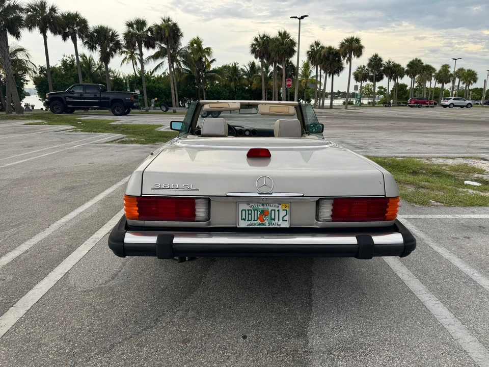 1985 Mercedes-Benz R107 SL-Class - Image 28 of 31