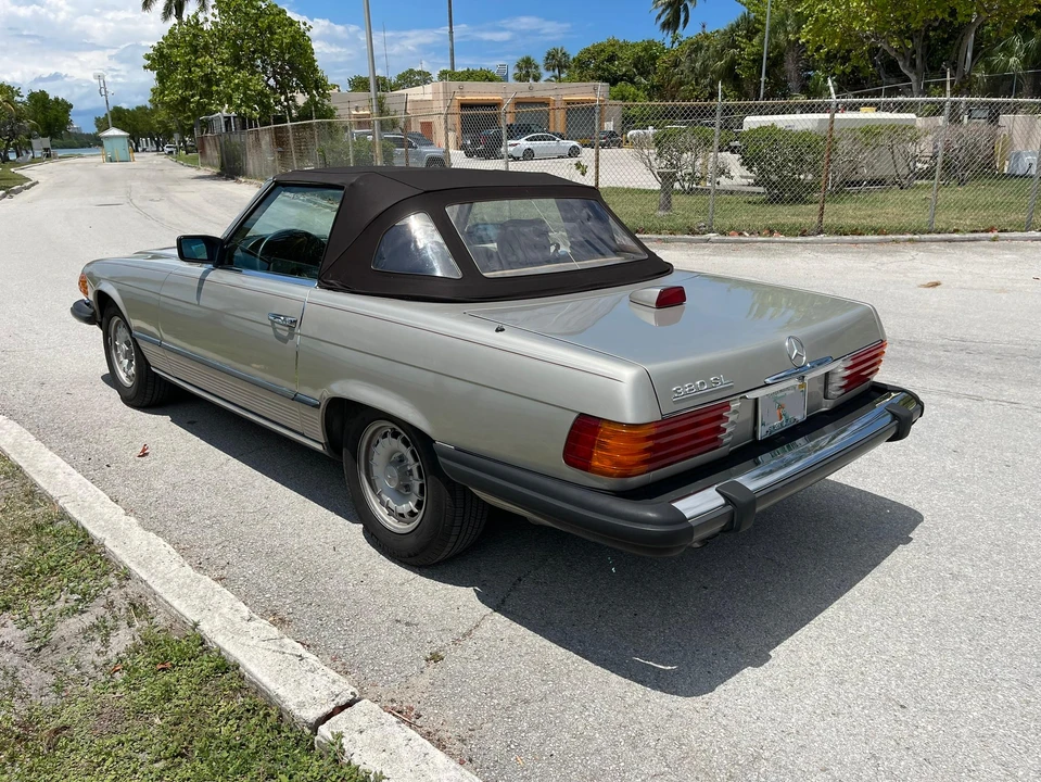 1985 Mercedes-Benz R107 SL-Class - Image 11 of 31