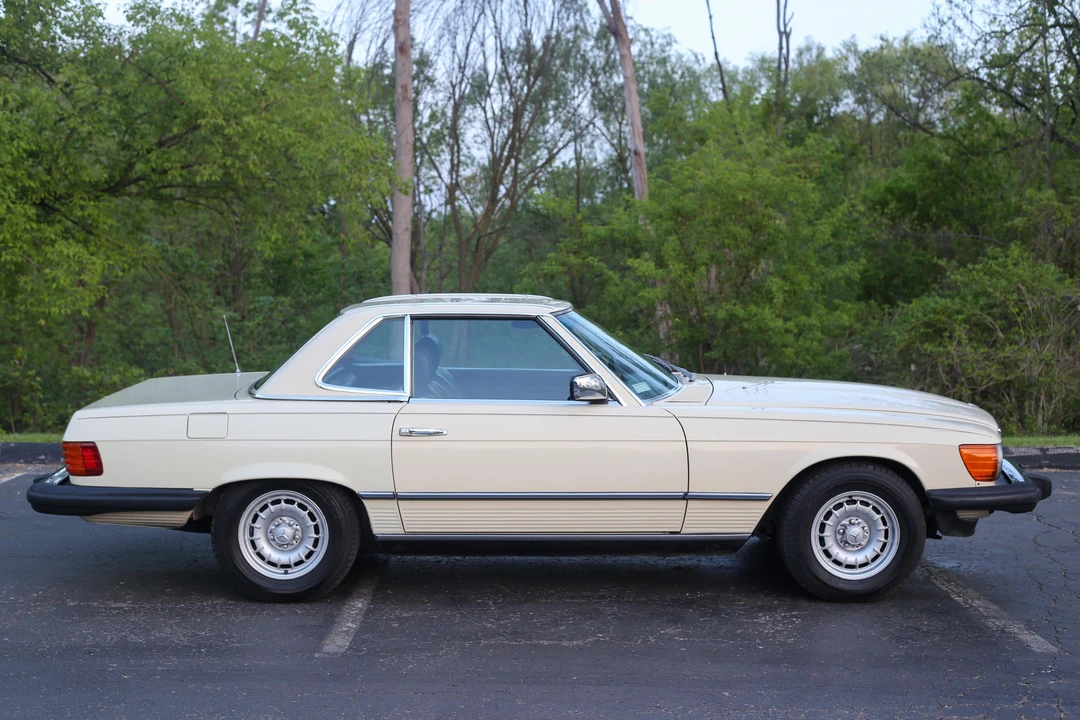 1985 Mercedes-Benz R107 SL-Class - Image 3 of 23