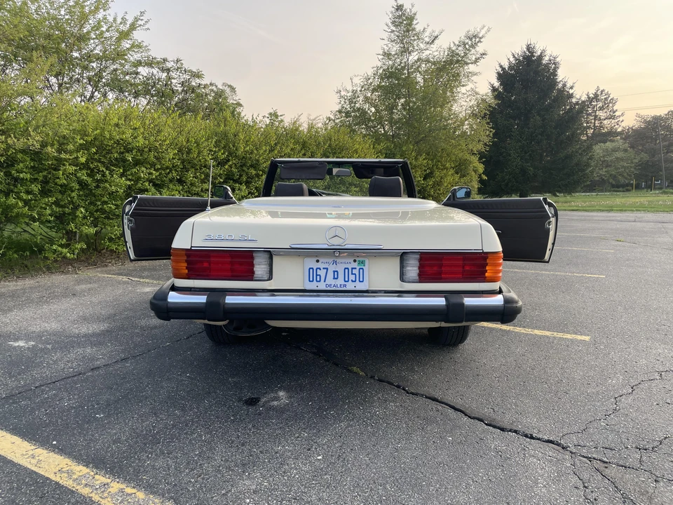 1985 Mercedes-Benz R107 SL-Class - Image 16 of 23