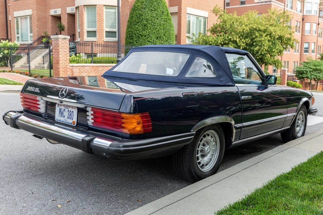 1985 Mercedes-Benz R107 SL-Class - Image 16 of 31