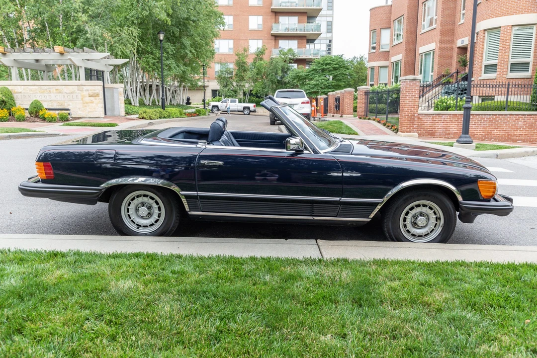 1985 Mercedes-Benz R107 SL-Class - Image 2 of 31