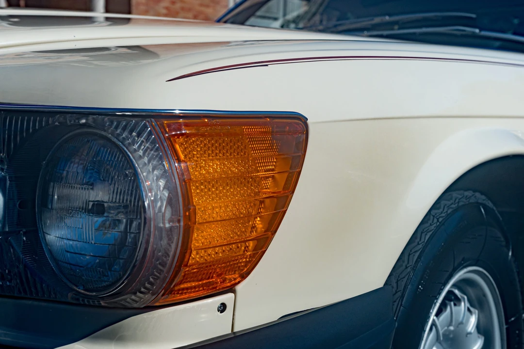 1985 Mercedes-Benz R107 SL-Class - Image 16 of 31