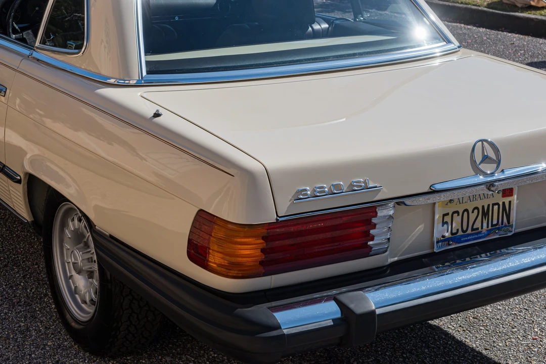 1985 Mercedes-Benz R107 SL-Class - Image 24 of 31